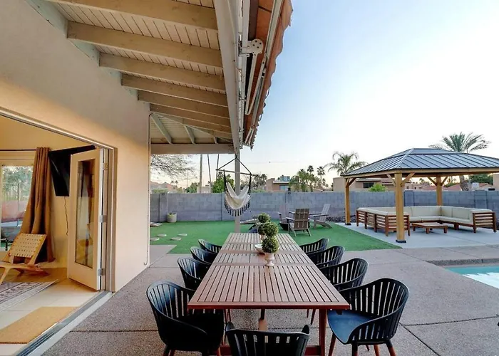 Epic 6br With Pool, And Fire Pit - Walk To Trails Holiday home