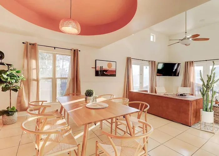 Epic 6br With Pool, And Fire Pit - Walk To Trails *