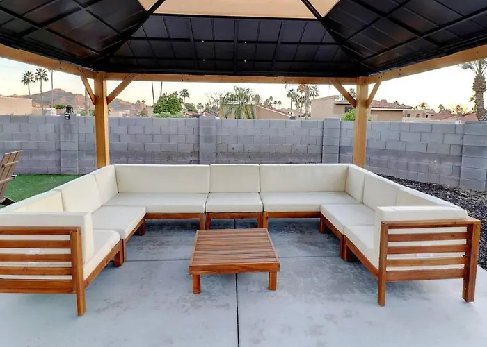 Holiday home Epic 6br With Pool, And Fire Pit - Walk To Trails