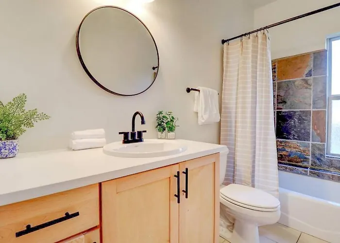Epic 6br With Pool, And Fire Pit - Walk To Trails Holiday home *