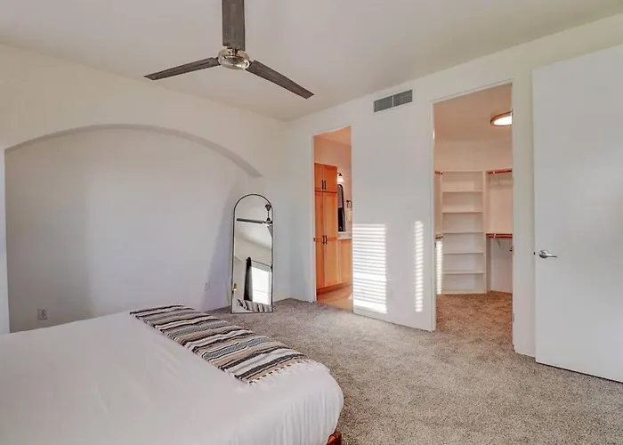 Holiday home Epic 6br With Pool, And Fire Pit - Walk To Trails Phoenix