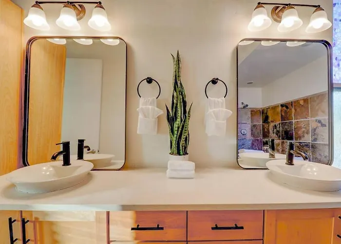 Epic 6br With Pool, And Fire Pit - Walk To Trails